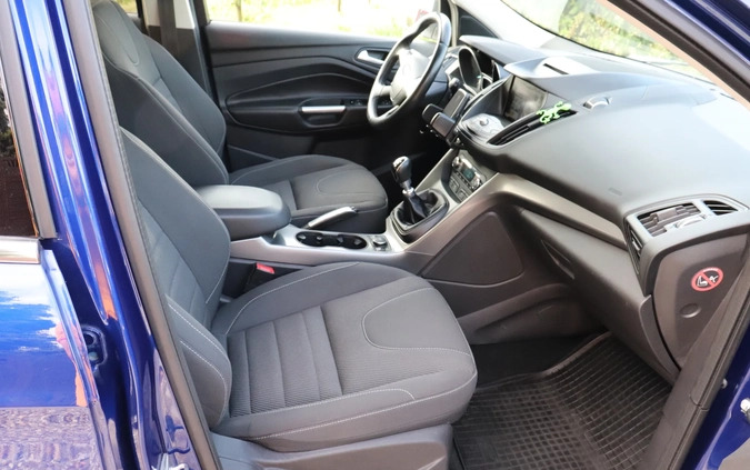 Ford Kuga cena 54950 przebieg: 126452, rok produkcji 2016 z Trzcianka małe 301